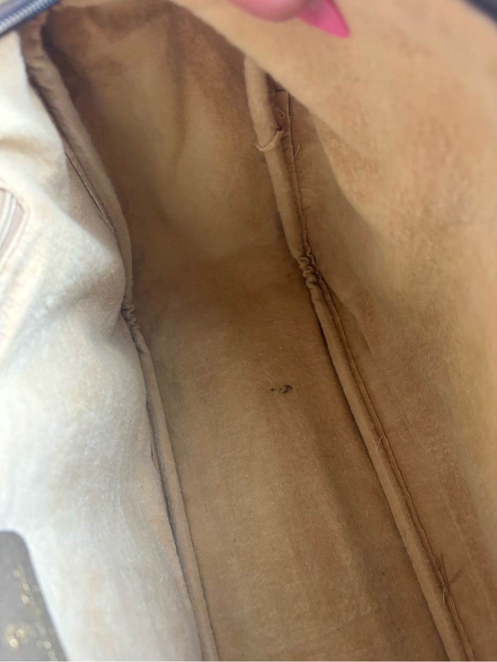 Gucci Business Bag in GG Supreme Canvas - Picture 16 of 16